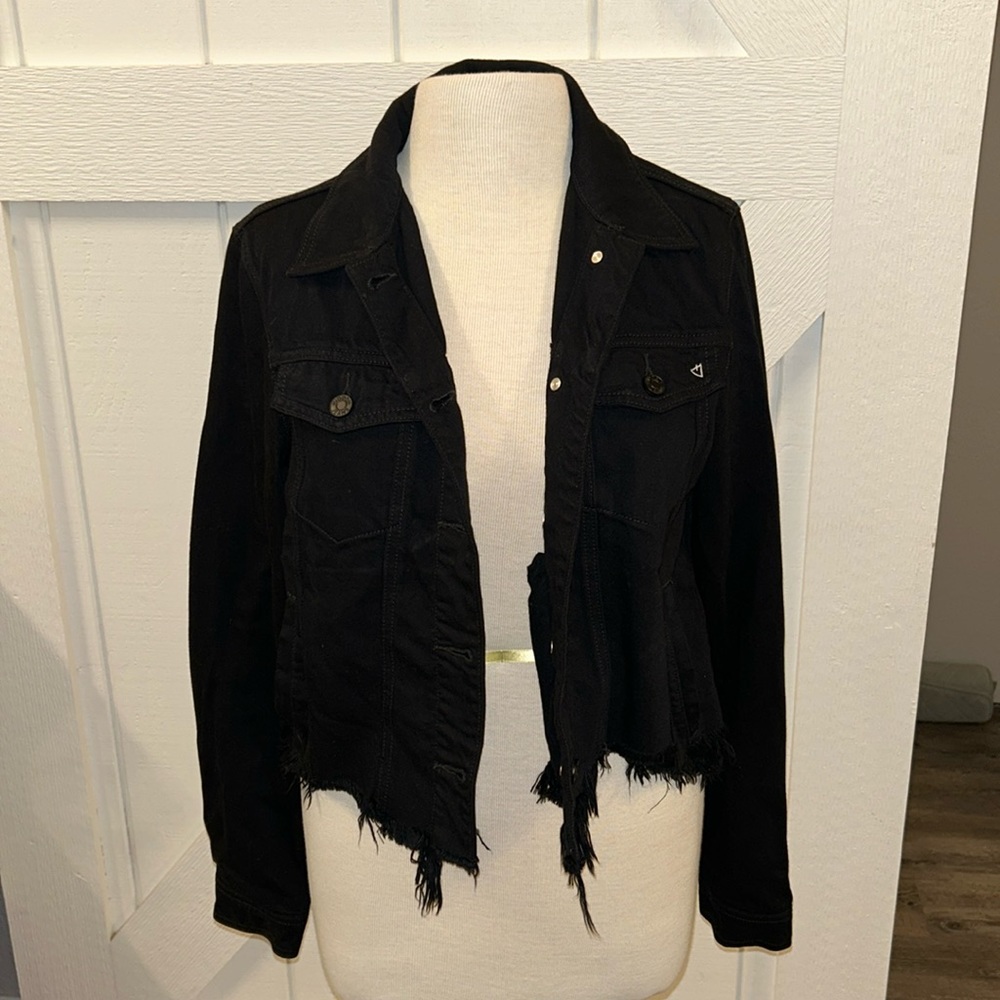 Chic Black Distressed Jean Jacket